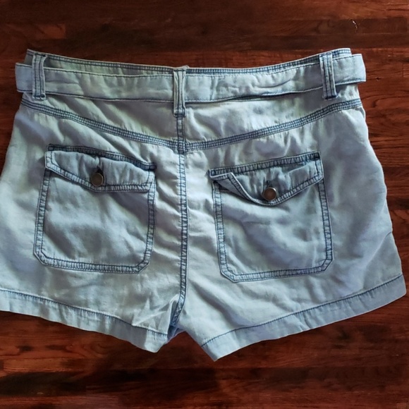 Marvel Blue Jean Dress Shorts Large - Picture 5 of 5
